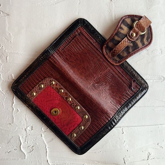 Crocodile Wear Vintage Crocodile Embossed Leather Wallet with Studs - Picture 5 of 5